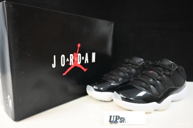 AIR 001 BLACK-WHITE AV2187 RETRO LOW 11 JORDAN 0329